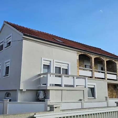 Sunny Vibe Apartman