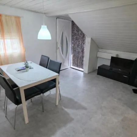 Sunny Vibe Apartman *