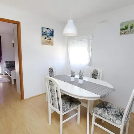 Sunny Vibe Apartment